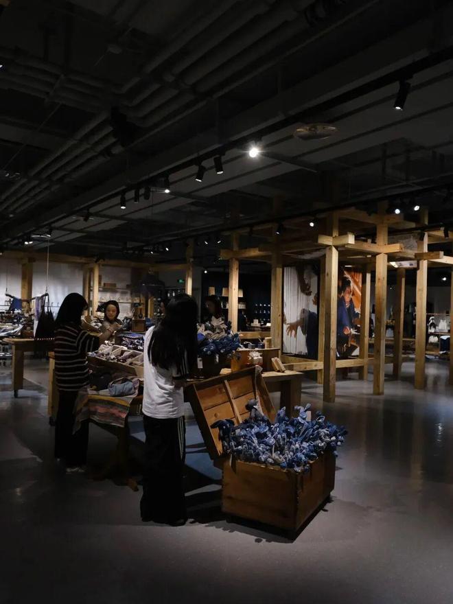 生意:从文化再造到当代生活提案麻将胡了试玩模拟器民艺品牌的新(图7) 生意:从文化再造到当代生活提案麻将胡了试玩模拟器民艺品牌的新(图7)