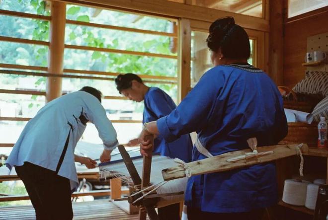 生意:从文化再造到当代生活提案麻将胡了试玩模拟器民艺品牌的新(图15) 生意:从文化再造到当代生活提案麻将胡了试玩模拟器民艺品牌的新(图15)